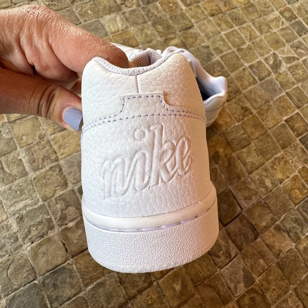 Nike White Sneakers with blue green  Swoosh - Picture 11 of 11